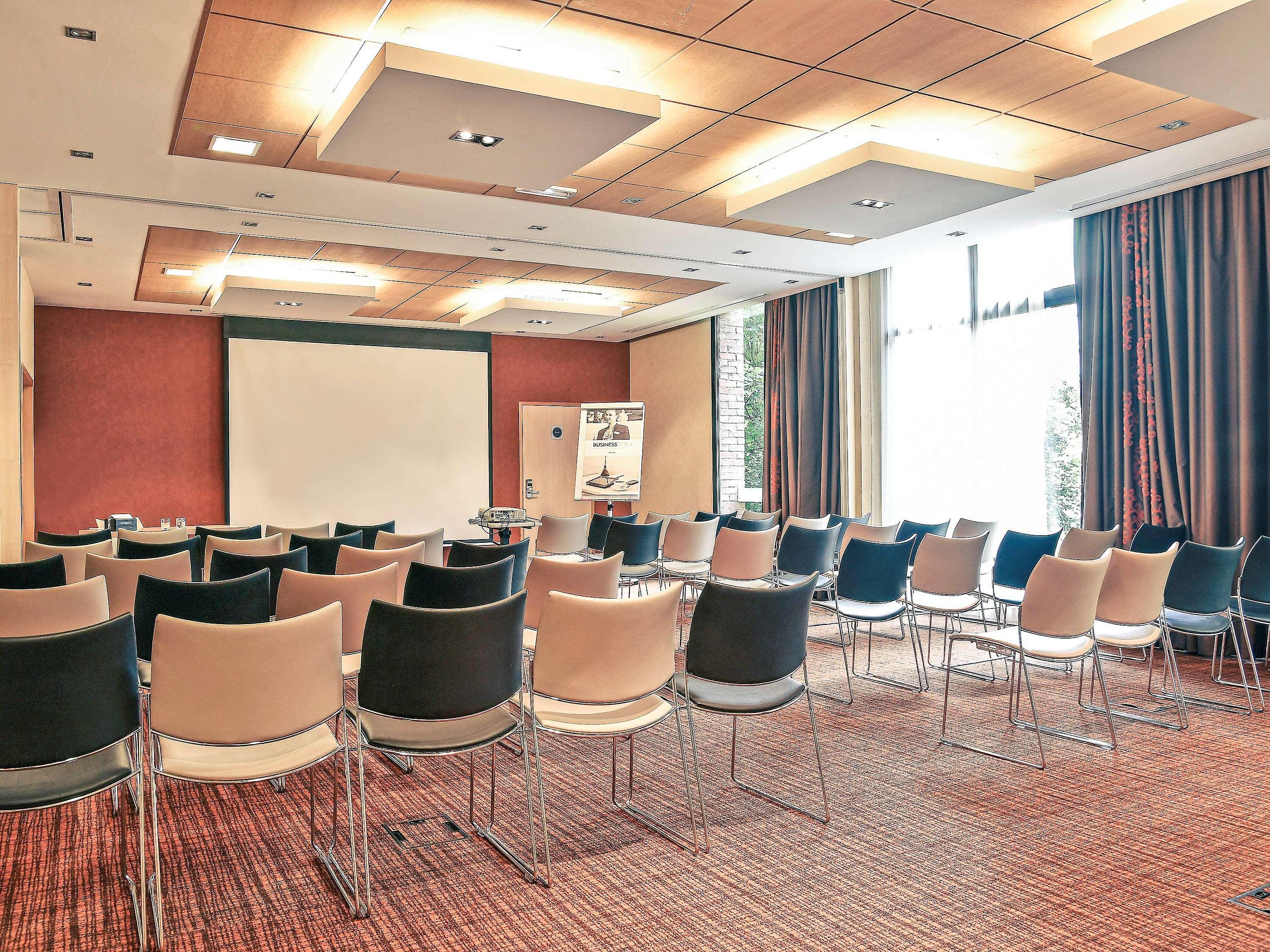 Mercure Cathédrale Hotel 4*